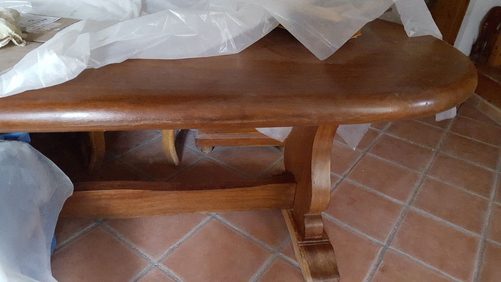 Salle &agrave; manger sculpt&eacute;e Africaine + 10 dossiers offerts Meubles