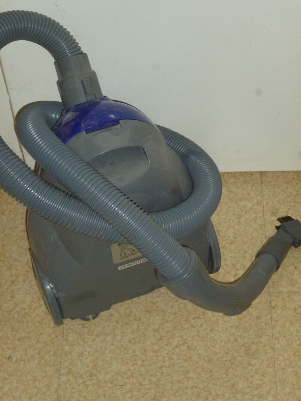 Aspirateur l&eacute;ger id&eacute;al poussi&egrave;re Electroménager