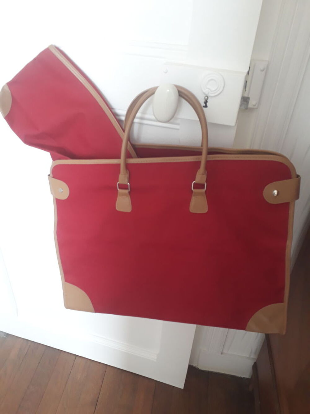 Sac de voyage avec une sacoche Maroquinerie