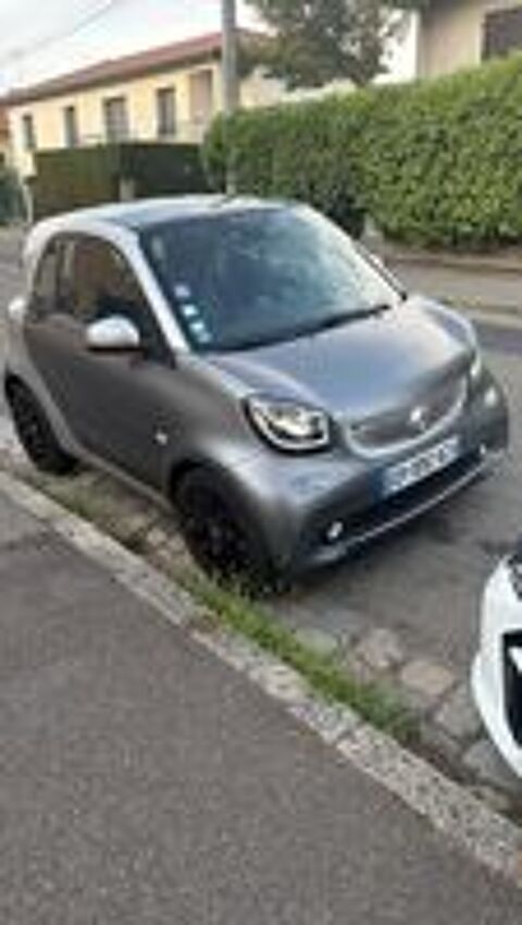 ForTwo Fortwo Coup&eacute; 1.0 71 ch S&S BA6 Prime 2015 occasion 69200 V&eacute;nissieux