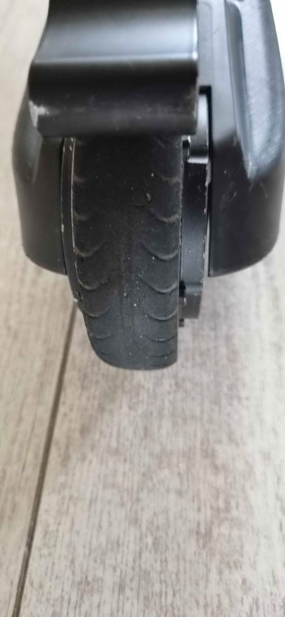 Trottinette &eacute;lectrique E-120 Fluxx €" Id&eacute;al pour d&eacute;buter (d&egrave;s 6 ans) Jeux / jouets
