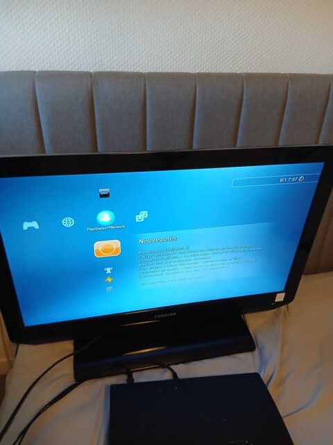 console ps3 silm avec 8 jeux plus la manette 800 Biarritz (64)