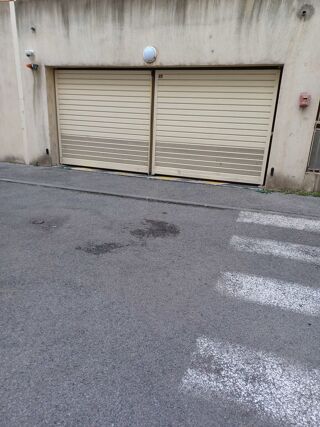  Parking / Garage � vendre 11 m� Nice