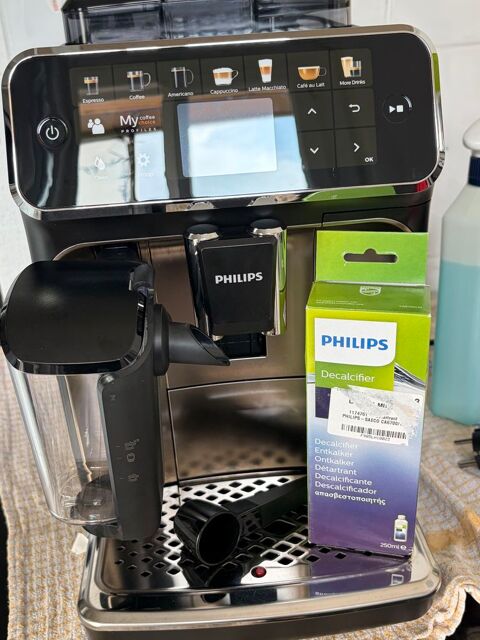 Machine �  caf� automatique Philips avec mousseur lait 390 Cannes (06)