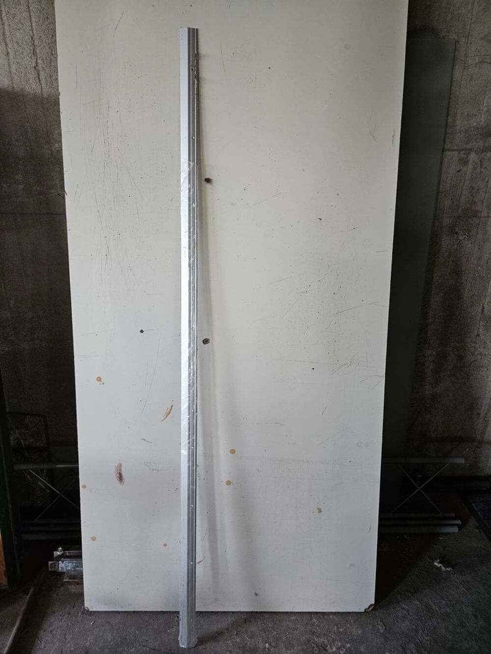 Barre de seuil en alu sous emballage Bricolage