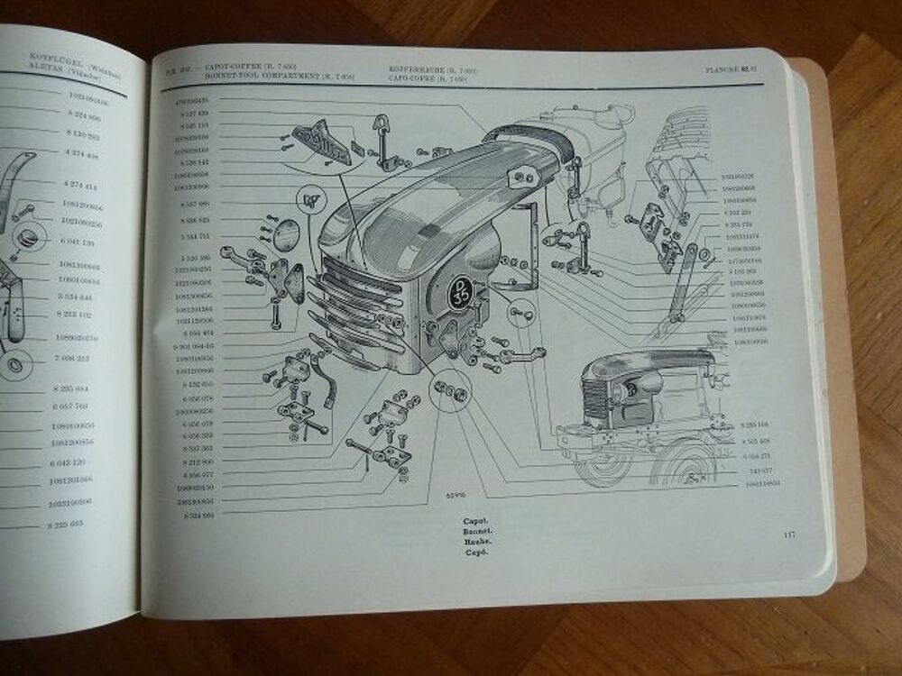 Catalogue de pi&egrave;ces d&eacute;tach&eacute;es pour tracteur RENAULT D35,D22 Livres et BD