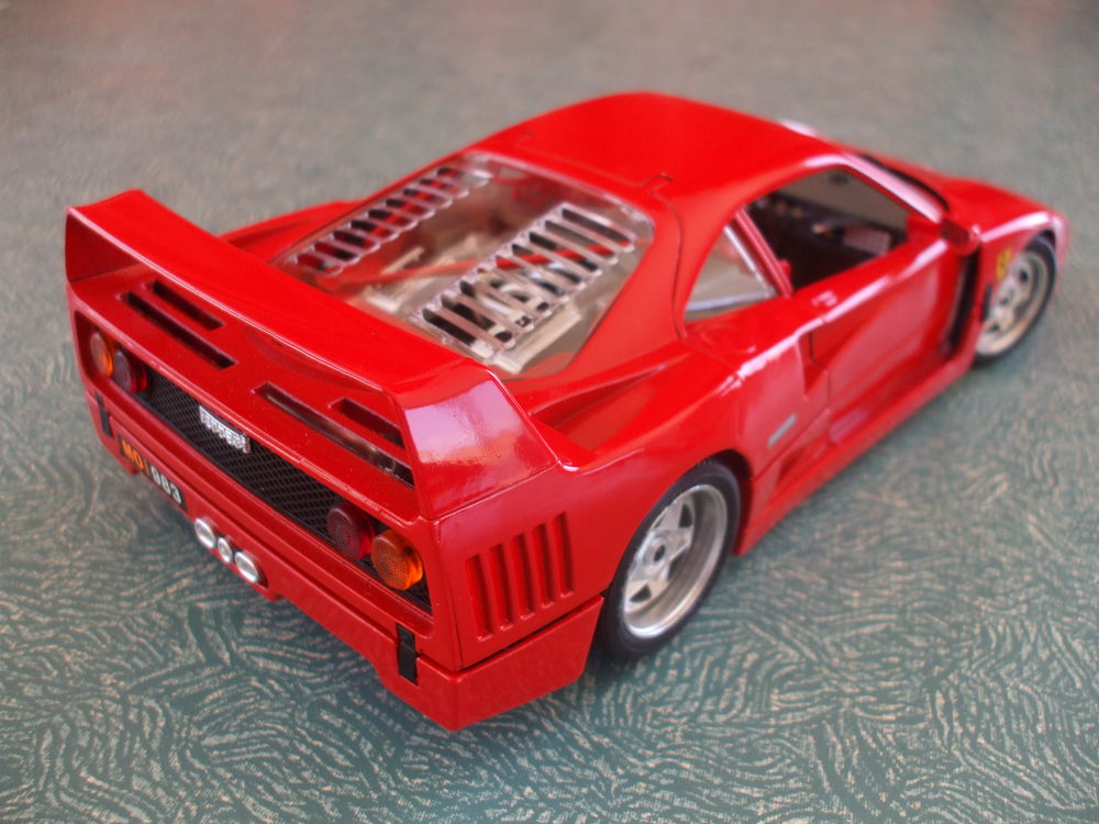 REF: 3032 FERRARI F40 ROUGE 1987 Jeux / jouets