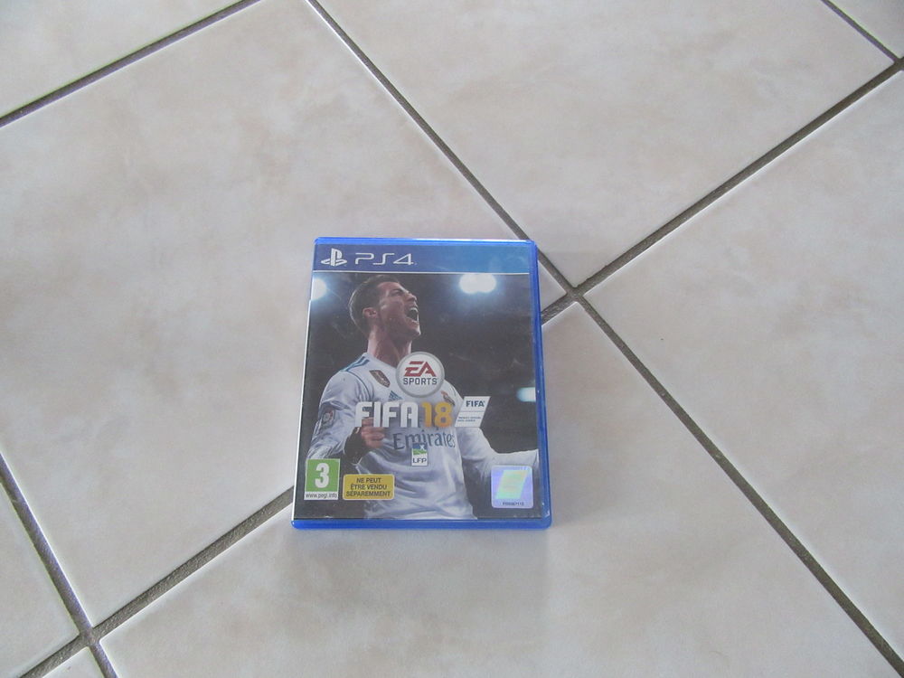 Jeu Ps4 FIFA 18 Consoles et jeux vidéos