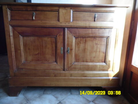 BUFFET  en  MERISIER  MASSIF 299 Availles-Limouzine (86)
