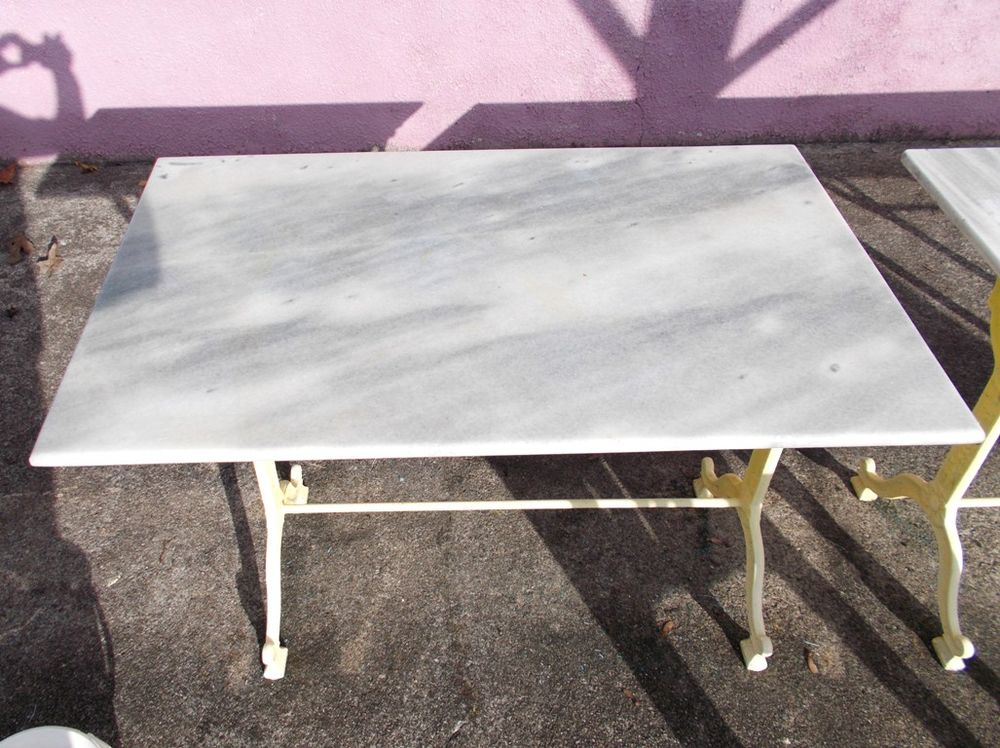 V&eacute;ritable table de bar bistrot en fonte et marbre Meubles