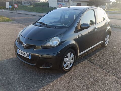 Toyota Aygo 1.0 VVT-i Connect MultiMode 2011 occasion Roussillon 38150