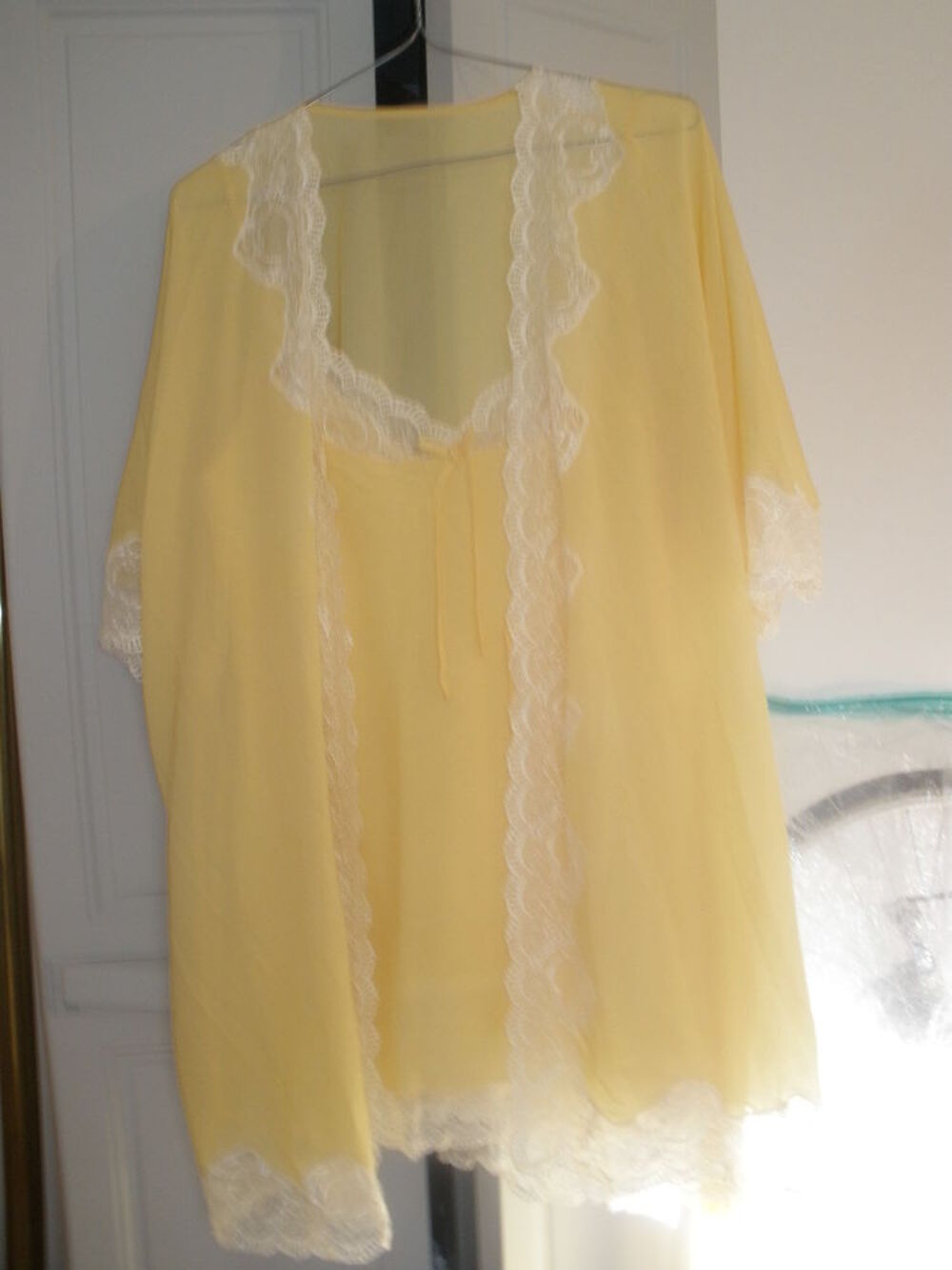 lot de v&ecirc;tements femme '38/40
Vêtements