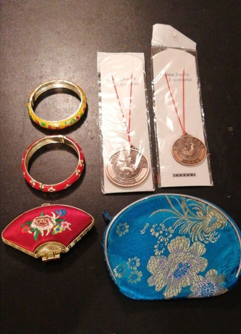 Bracelet à fleur en émail pour femme 2 Lyon 8 (69)
