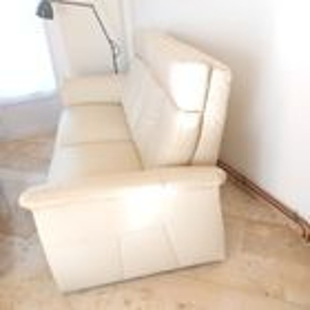 Canap&eacute; et fauteuil en cuir Meubles