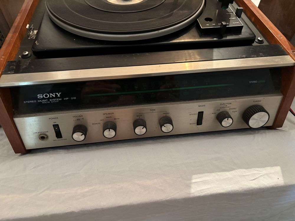STEREO MUSIC SYSTEME HP 210 SONY Audio et hifi