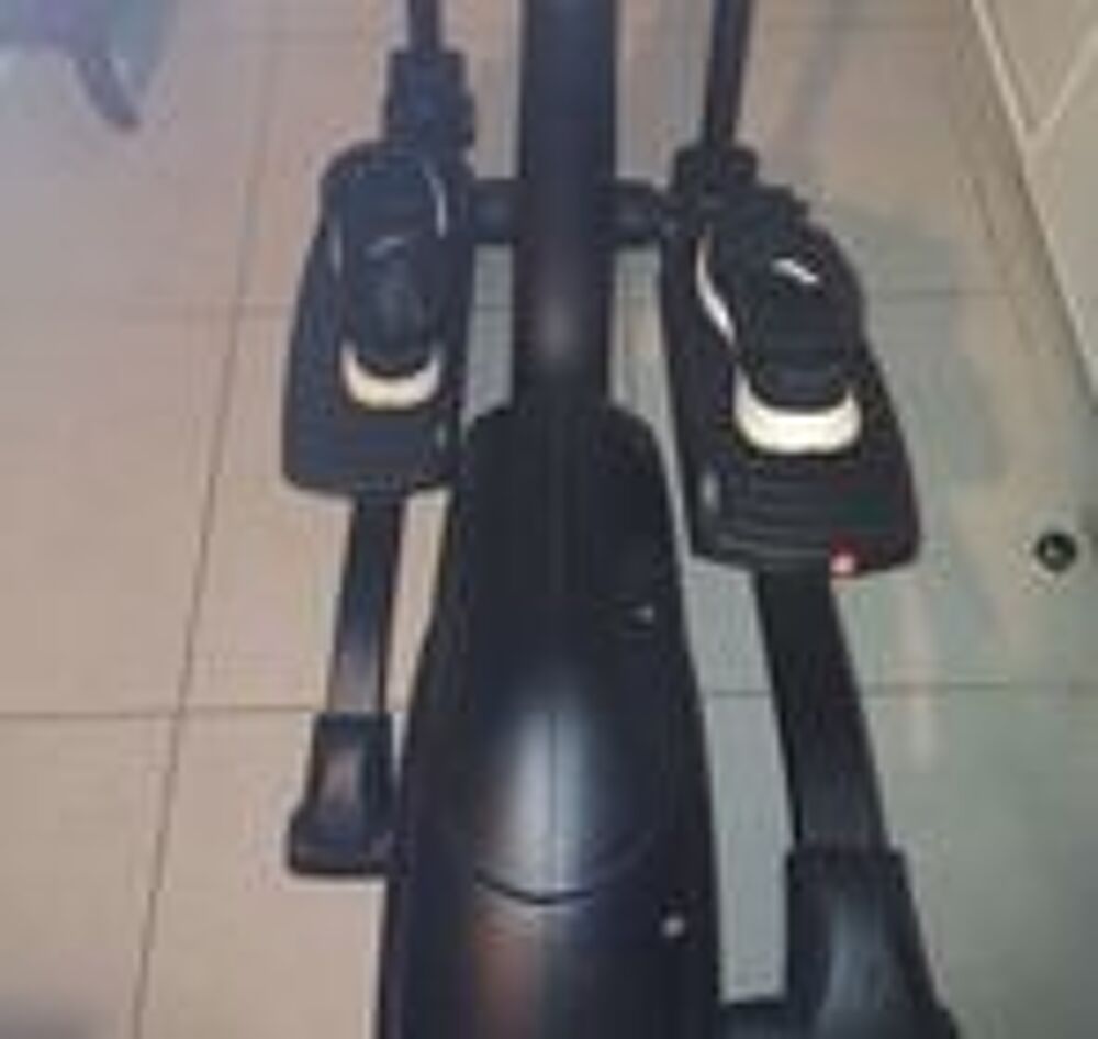 Elliptique &eacute;tat neuf 180 euros achet&eacute; 600 euros il y a moins Sports