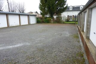  Parking / Garage à louer 16 m²