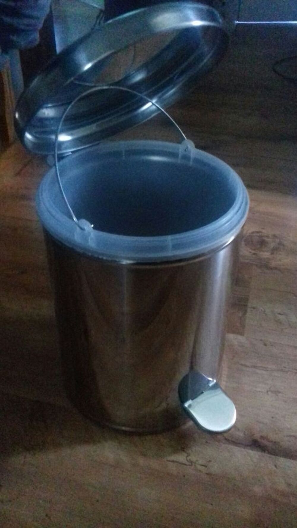 Poubelle inox Electroménager