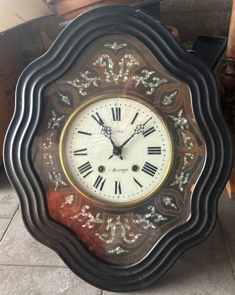 Lot de deux pendules 120 Dole (39)