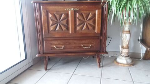 Meuble bar / t�l�vision style basque . 80 Balbigny (42)