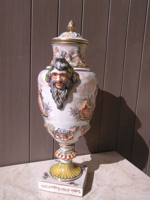 Pot couvert Porcelaine de Saxe Fin du XIXe siècle Roquefort-les-Pins (06)