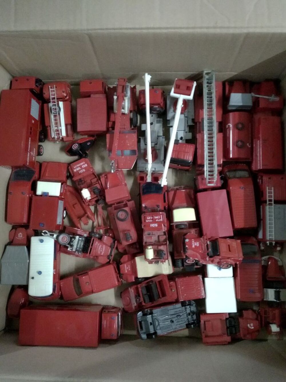 33 v&eacute;hicules pompiers Solido Jeux / jouets