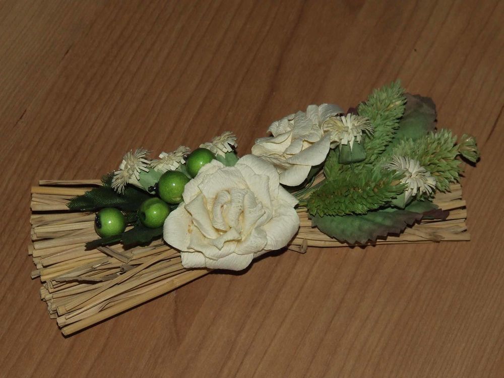 D&eacute;corations (petit fagot de paille avec fleurs) NEUFS Décoration