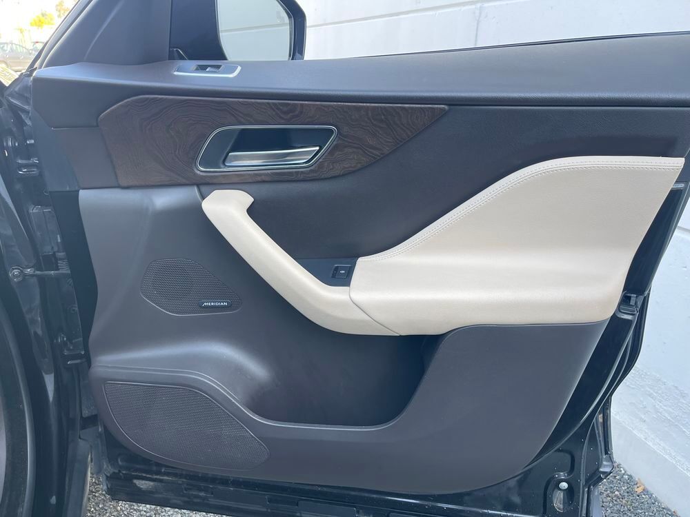 F-PACE F-Pace 2.0 D - 180 ch AWD BVA8 Prestige 2020 occasion 33700 M&eacute;rignac