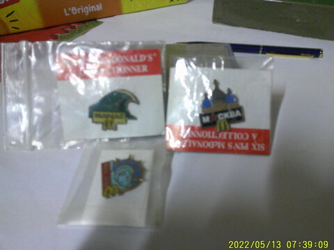 lot de  ( 3 )  PIN'S      Mc  DONALD'S .. ( ancien ) 10 Nontron (24)