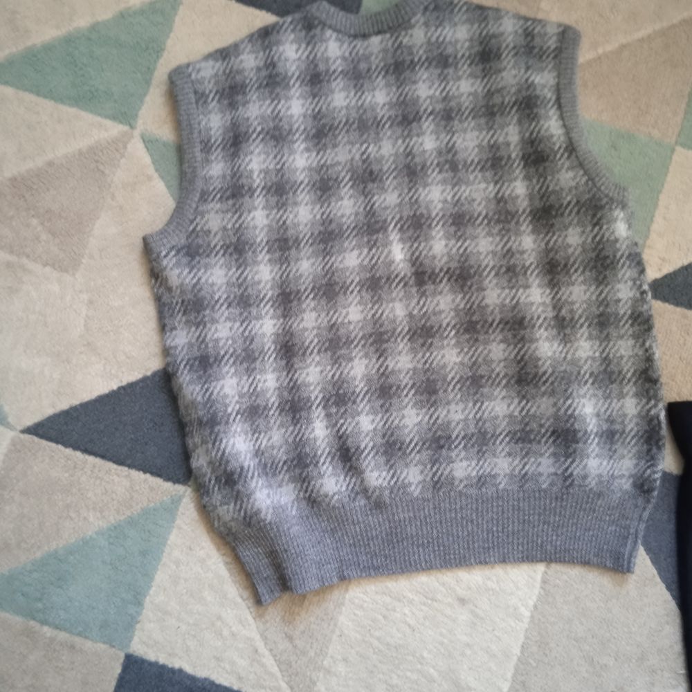 Pull debardeur gris T 52 mais taille tr&egrave;s petit 42/44 60% sc Vêtements