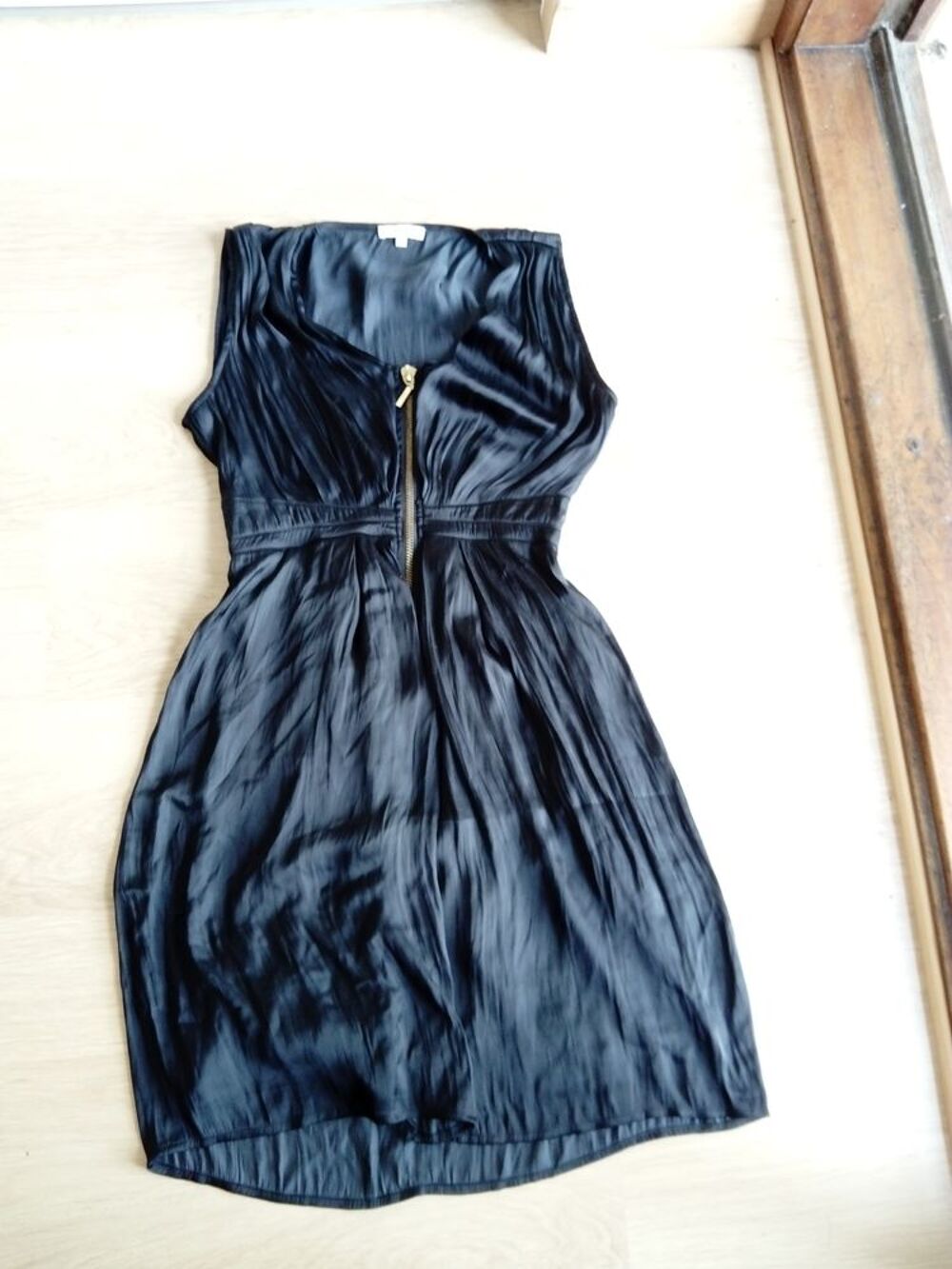 robe femme taille 40-42 Vêtements
