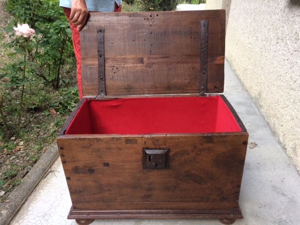 coffre noyer Meubles