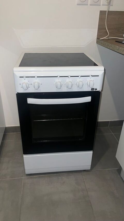Cuisinière vitrocéramique FAR 130 Istres (13)