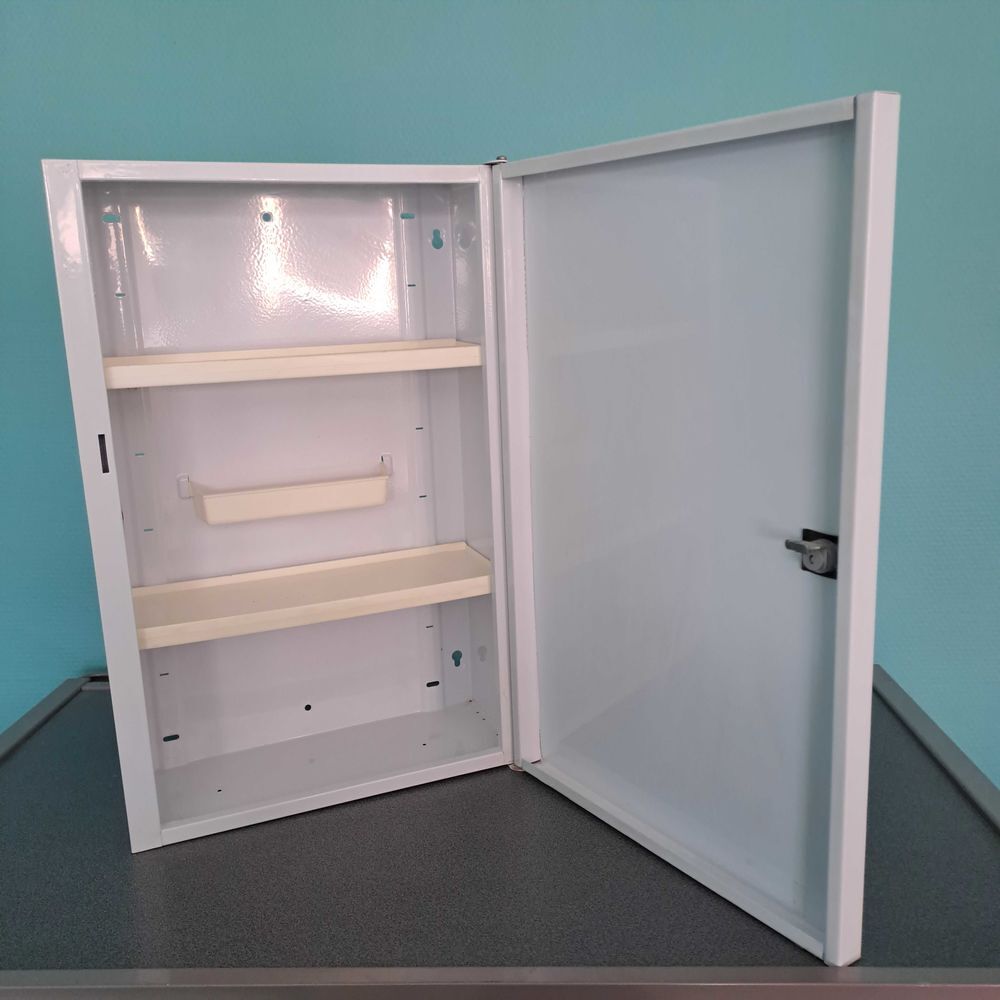 Armoire &agrave; pharmacie Meubles