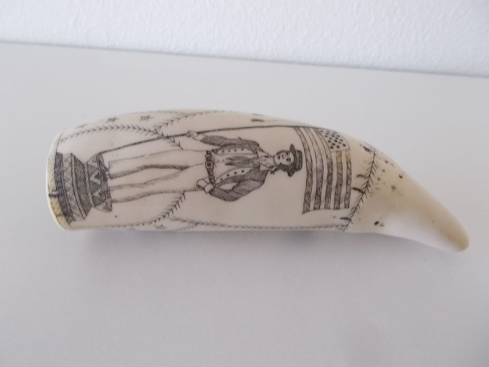 TBE : R&eacute;plique de DENT DE CACHALOT GRAV&Eacute;E Décoration
