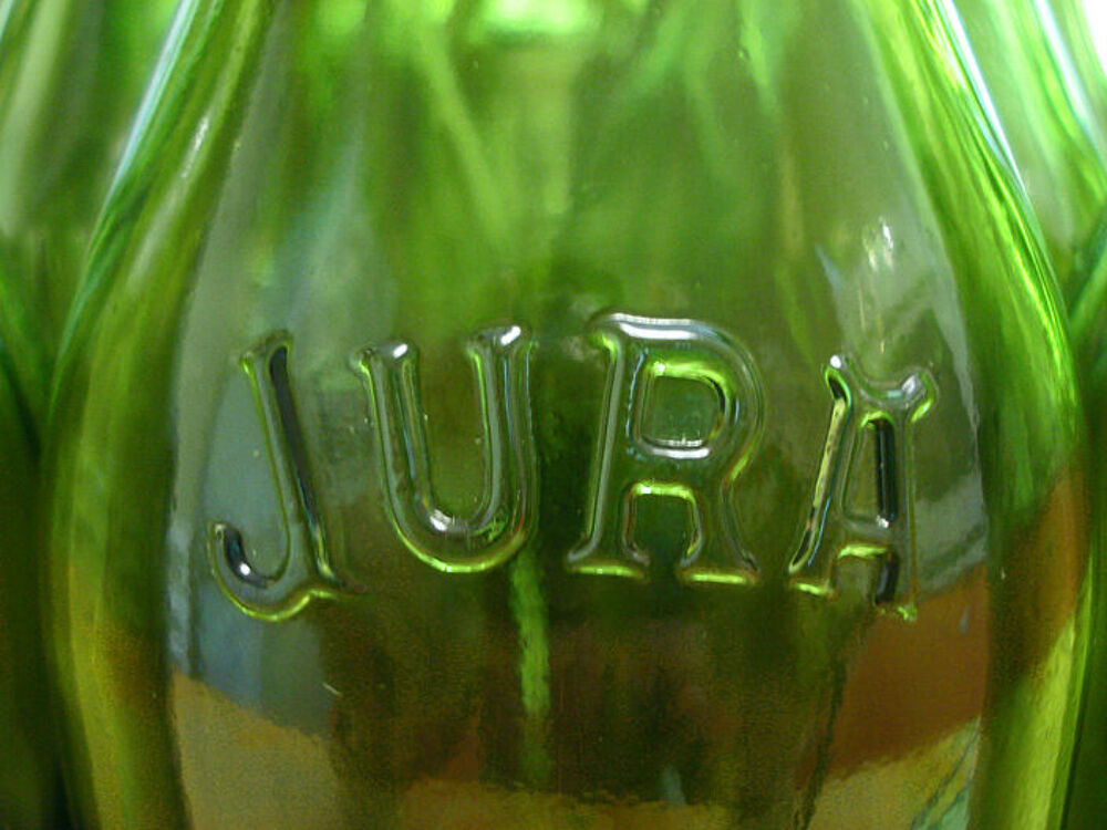 Bouteilles vides pour vin du Jura. Cuisine