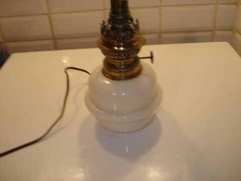 lampe �lectrique style � p�trole 50 Fontenay-le-Fleury (78)