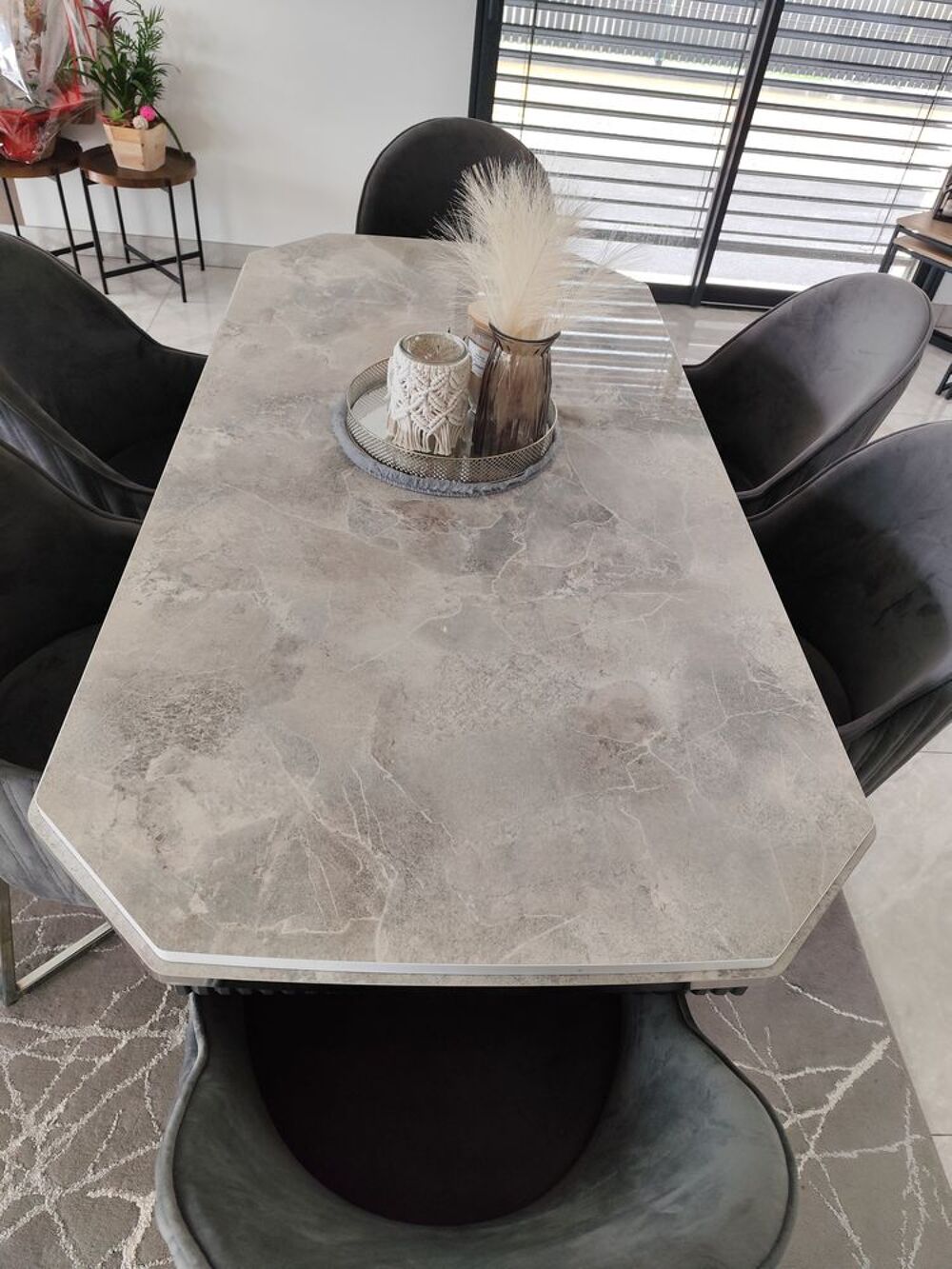 Table et 6 chaises Meubles