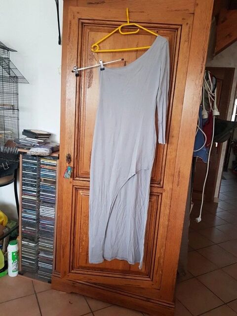Robe asym�trique grise longue d un c�t� courte devant une ma 10 Viriat (01)
