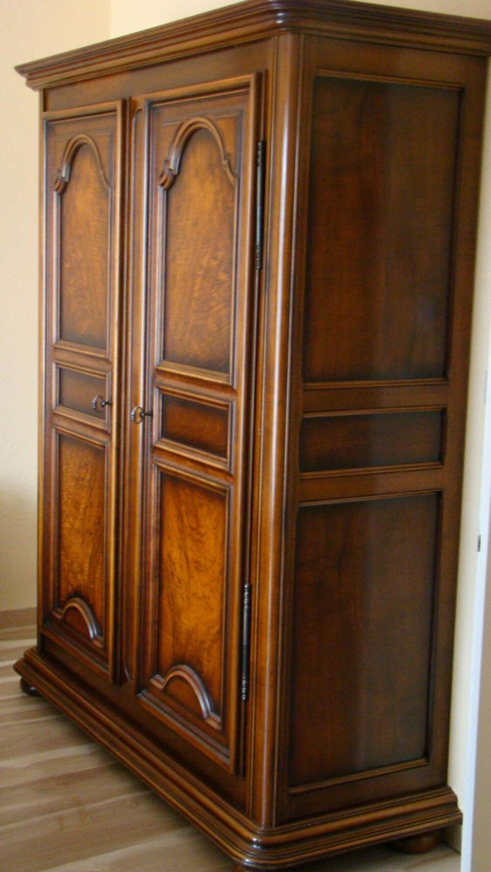 ARMOIRE STYLE LOUIS XIV Meubles