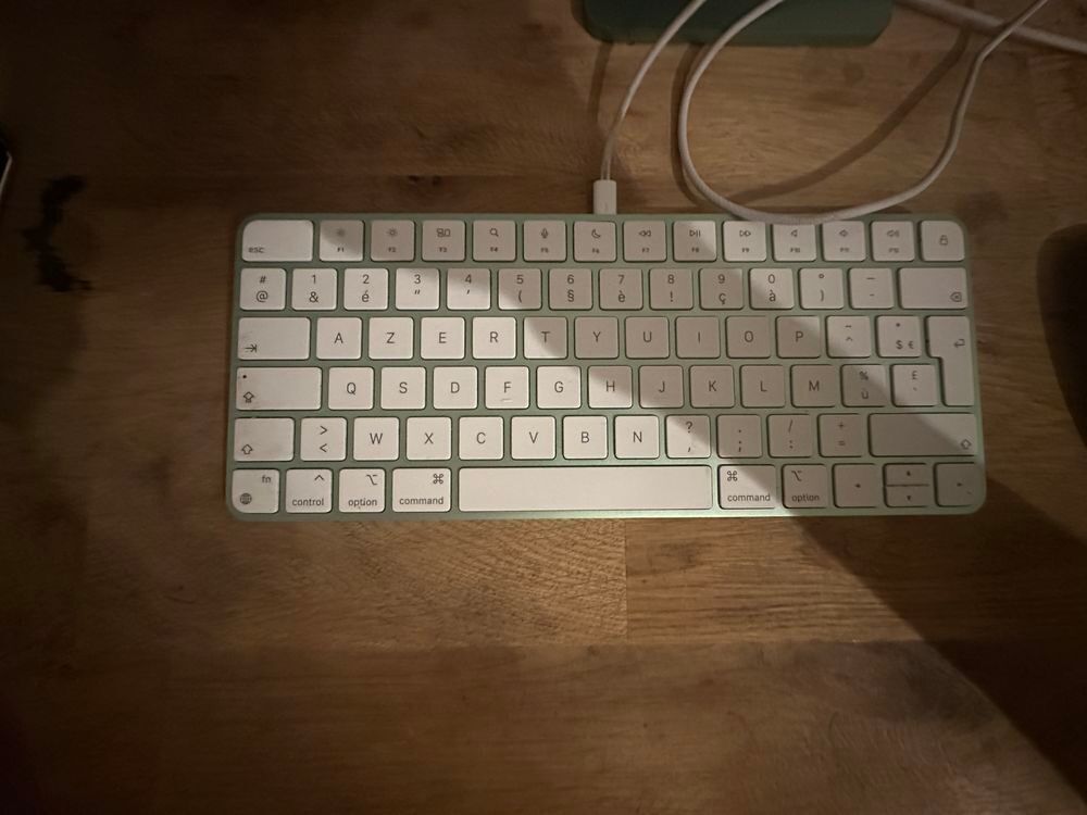 iMac 24 pouces &eacute;cran Retina Matériel informatique