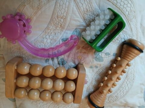  Lot de quatre appareils  massage pour tout le corps N�1433 10 Beaune (21)