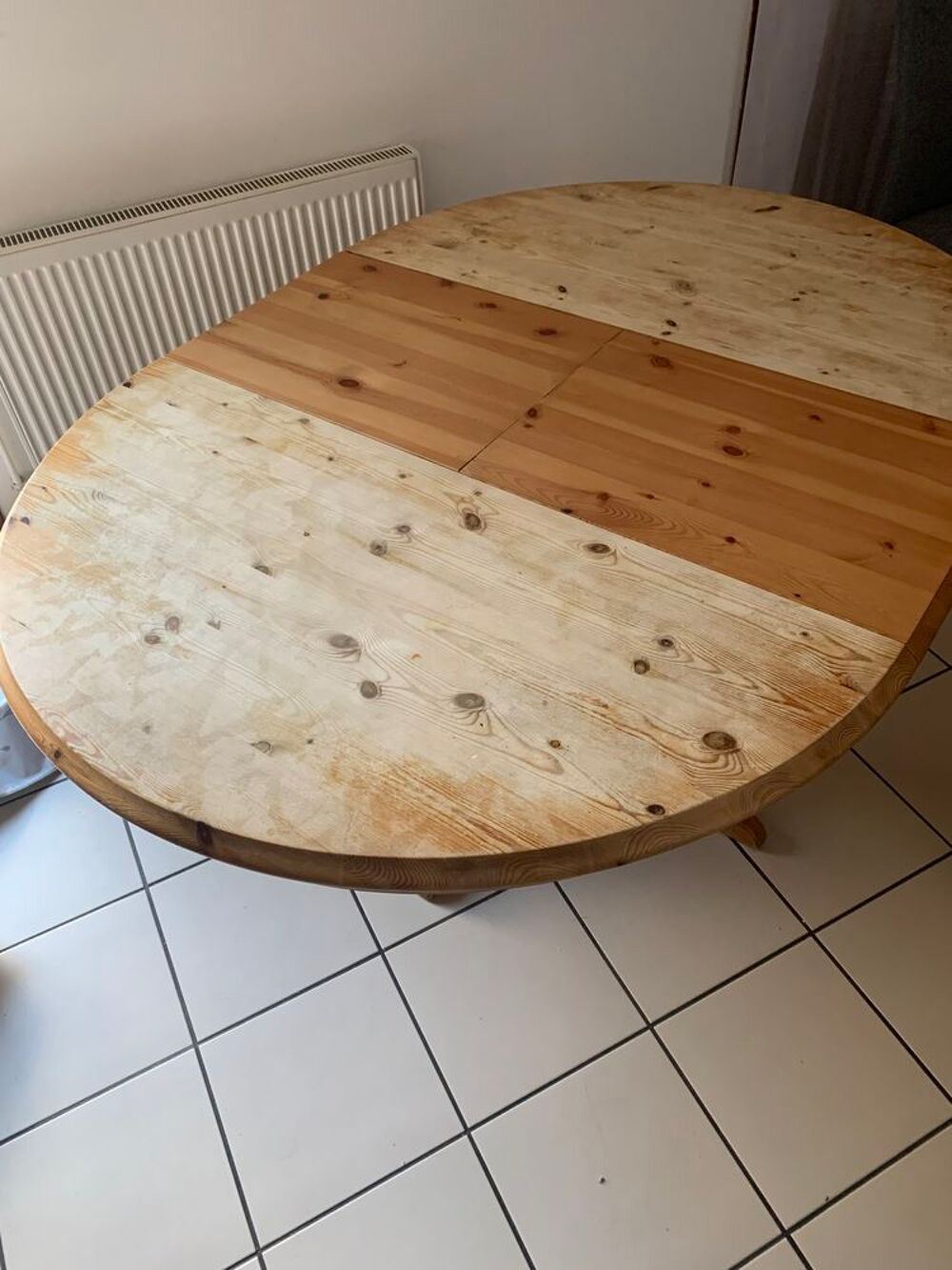 Table en pin ronde avec rallonge et 4 chaises en pin Meubles
