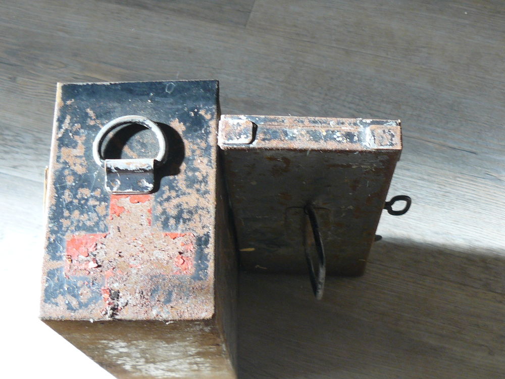 Ancienne trousse m&eacute;dicale SNCF ann&eacute;es 80 