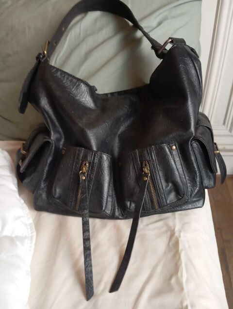 Sac besace noir 40 Paris 20 (75)