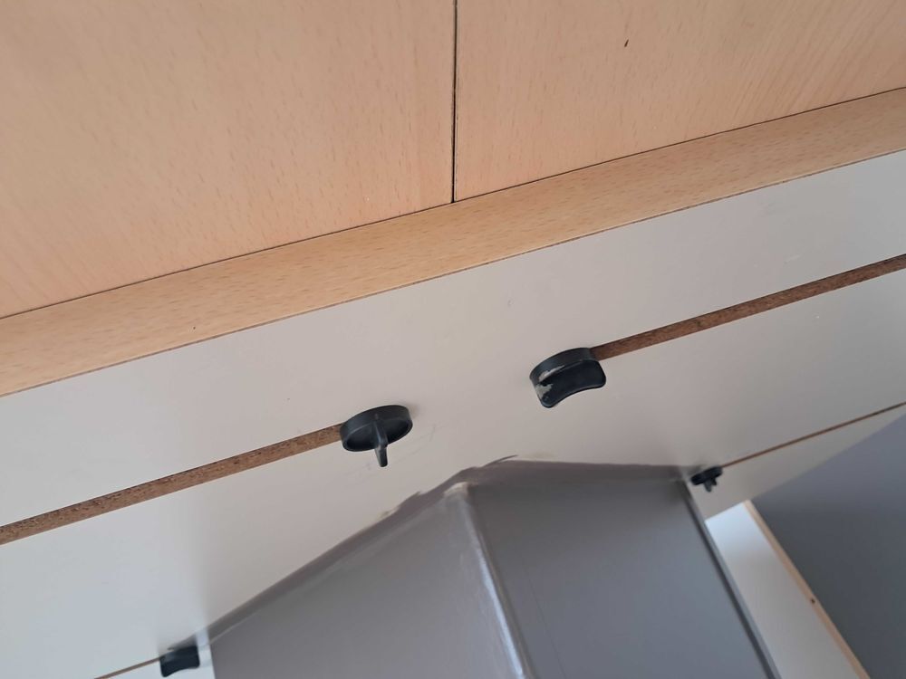 Table ronde avec rallonge et 4 chaises Meubles
