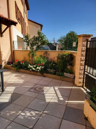  Maison  vendre 4 pices 320 m