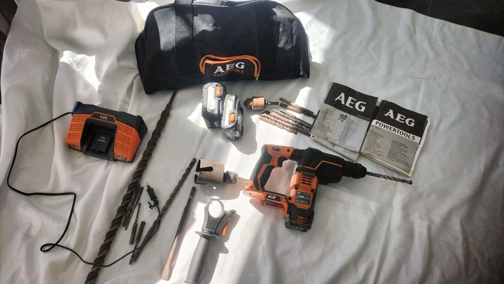DIVERS ARTICLE POUR BRICOLAGE NEUF ET OCCASION .
Bricolage