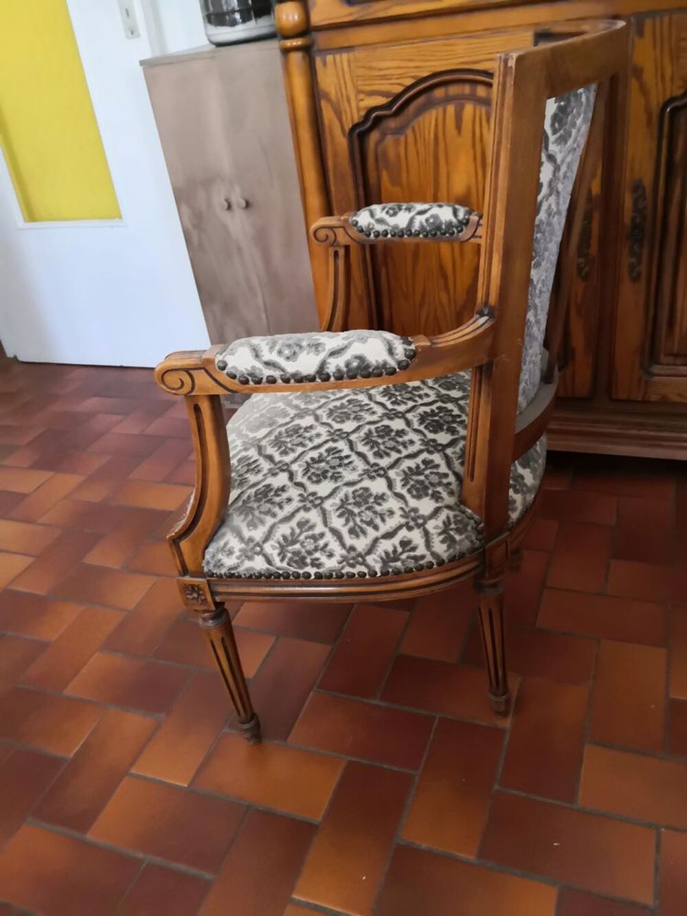  cadre de lit et fauteuil style Louis xv Meubles