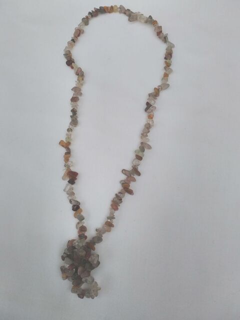 Collier long en cristal de roche Marcq-en-Bar�ul (59)